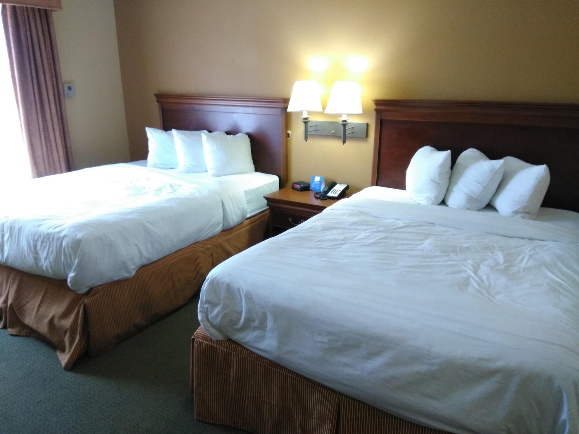 Baymont By Wyndham Clinton Hotel Ngoại thất bức ảnh
