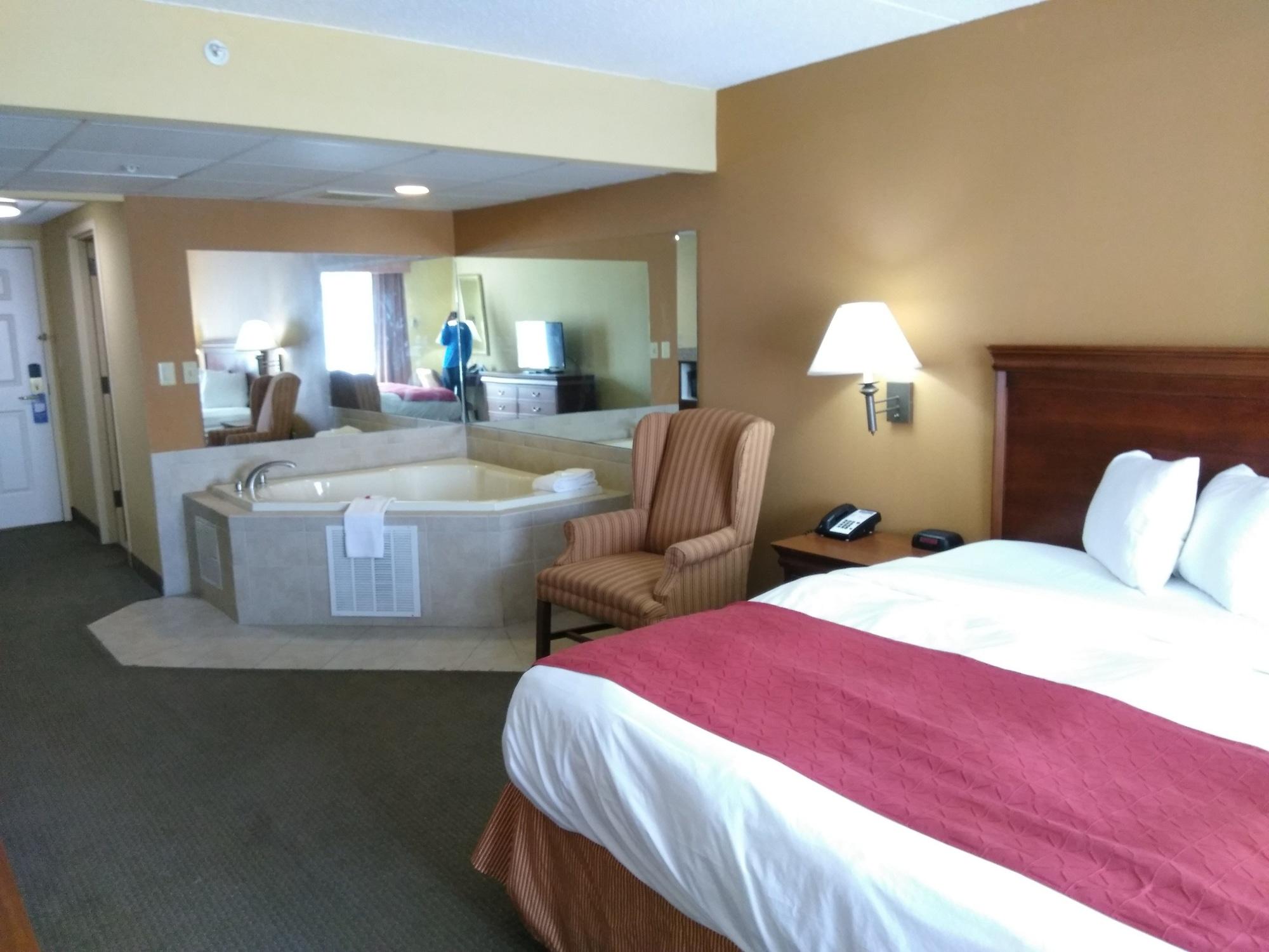 Baymont By Wyndham Clinton Hotel Ngoại thất bức ảnh