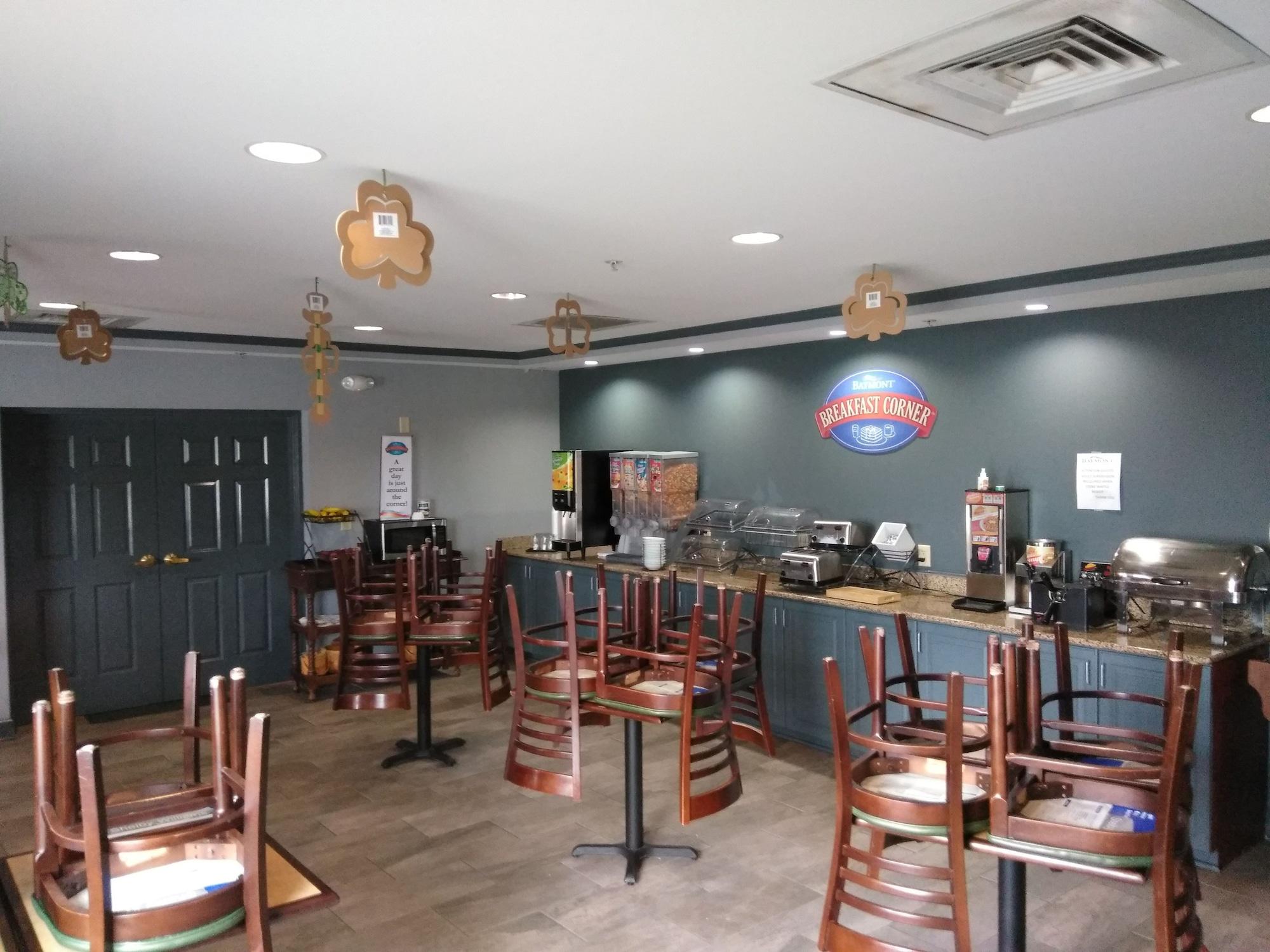 Baymont By Wyndham Clinton Hotel Ngoại thất bức ảnh