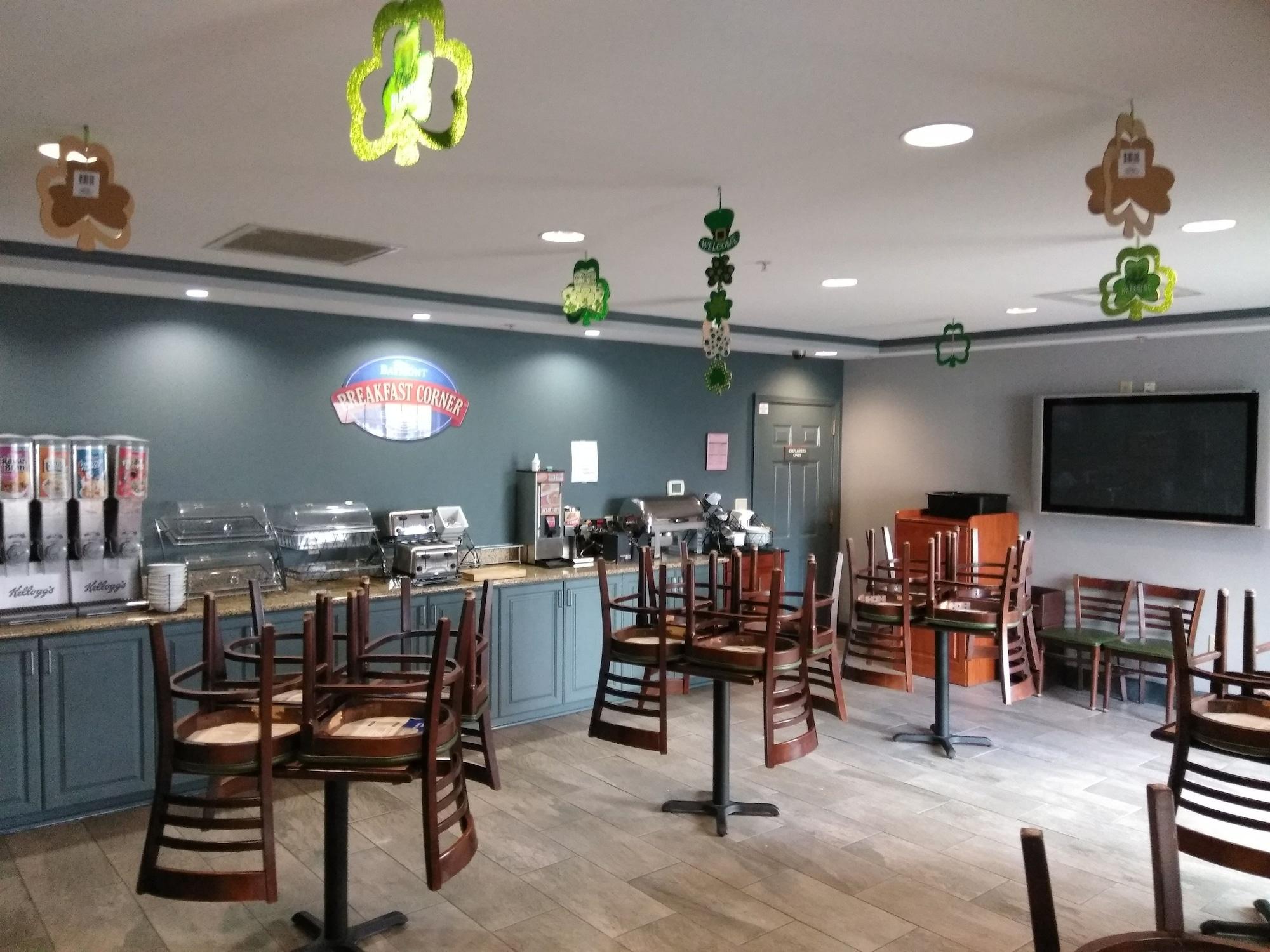 Baymont By Wyndham Clinton Hotel Ngoại thất bức ảnh