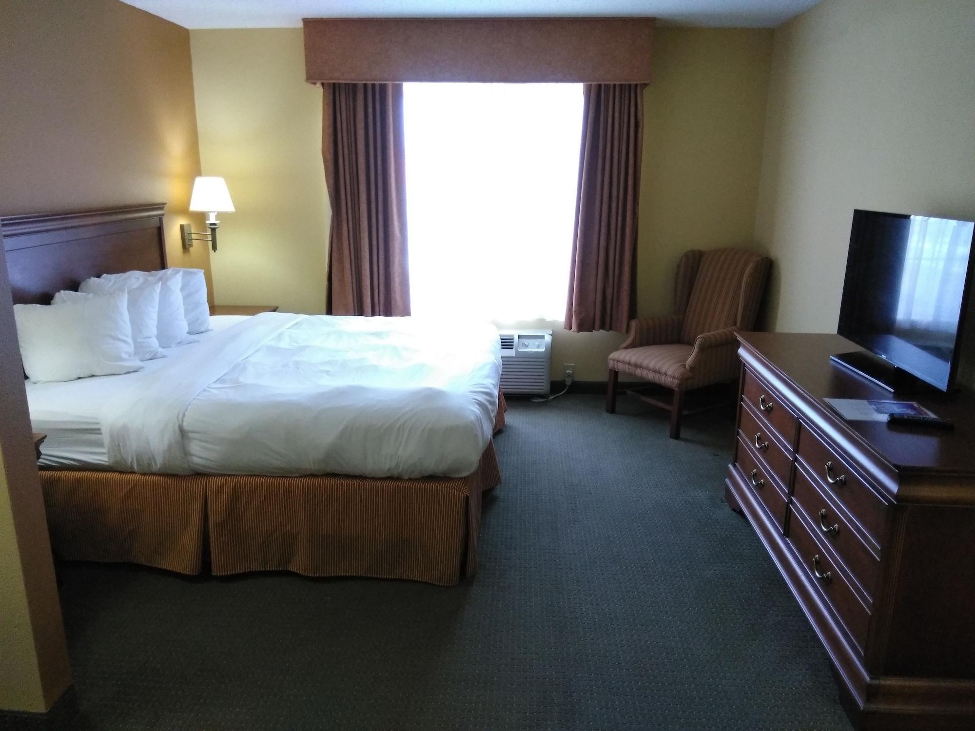 Baymont By Wyndham Clinton Hotel Ngoại thất bức ảnh
